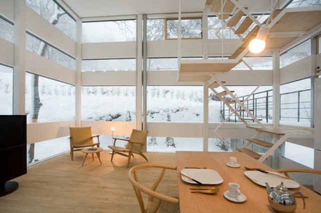 Ngôi nhà kỳ lạ lơ lửng giữa rừng xanh ở Nhật Bản - 5